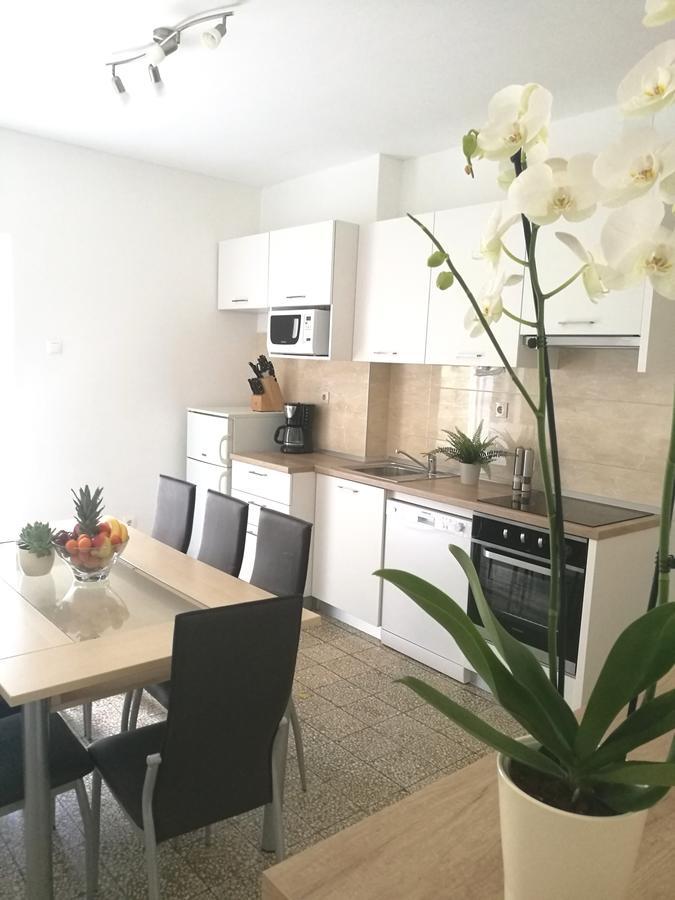 Authentic Dalmatian House Apartment Kaštela Екстериор снимка