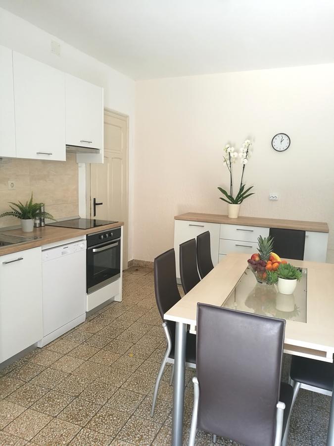 Authentic Dalmatian House Apartment Kaštela Екстериор снимка